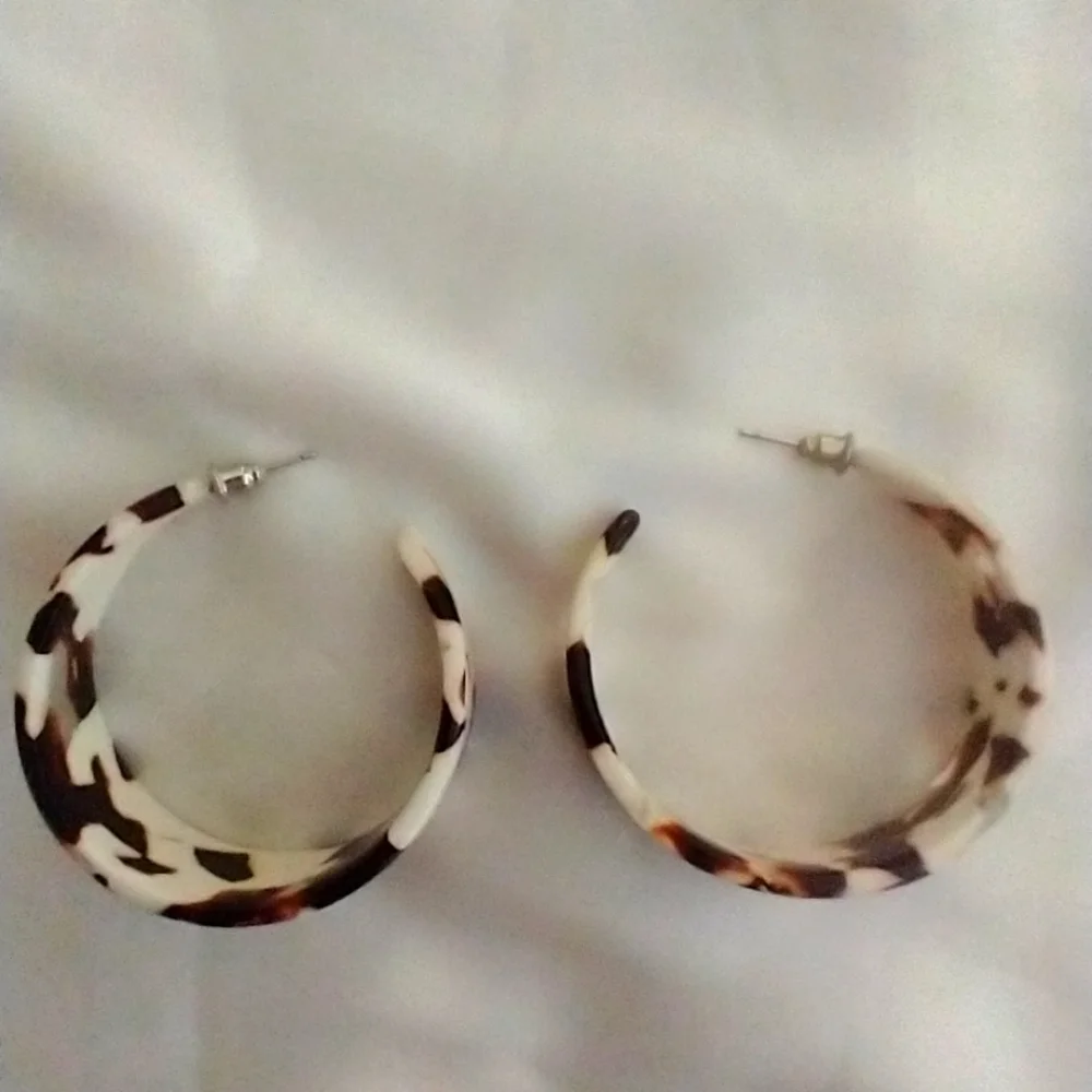 Earrings - Picture 2 of 2